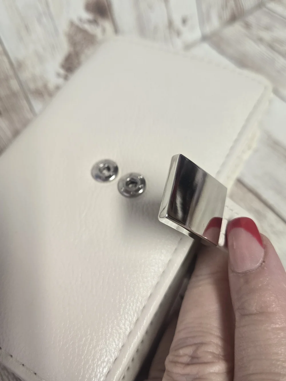 APT. 9 Abbey Indexer RFID Blocking Wallet Bone Cream NWT Safe Keeper - Picture 12 of 13